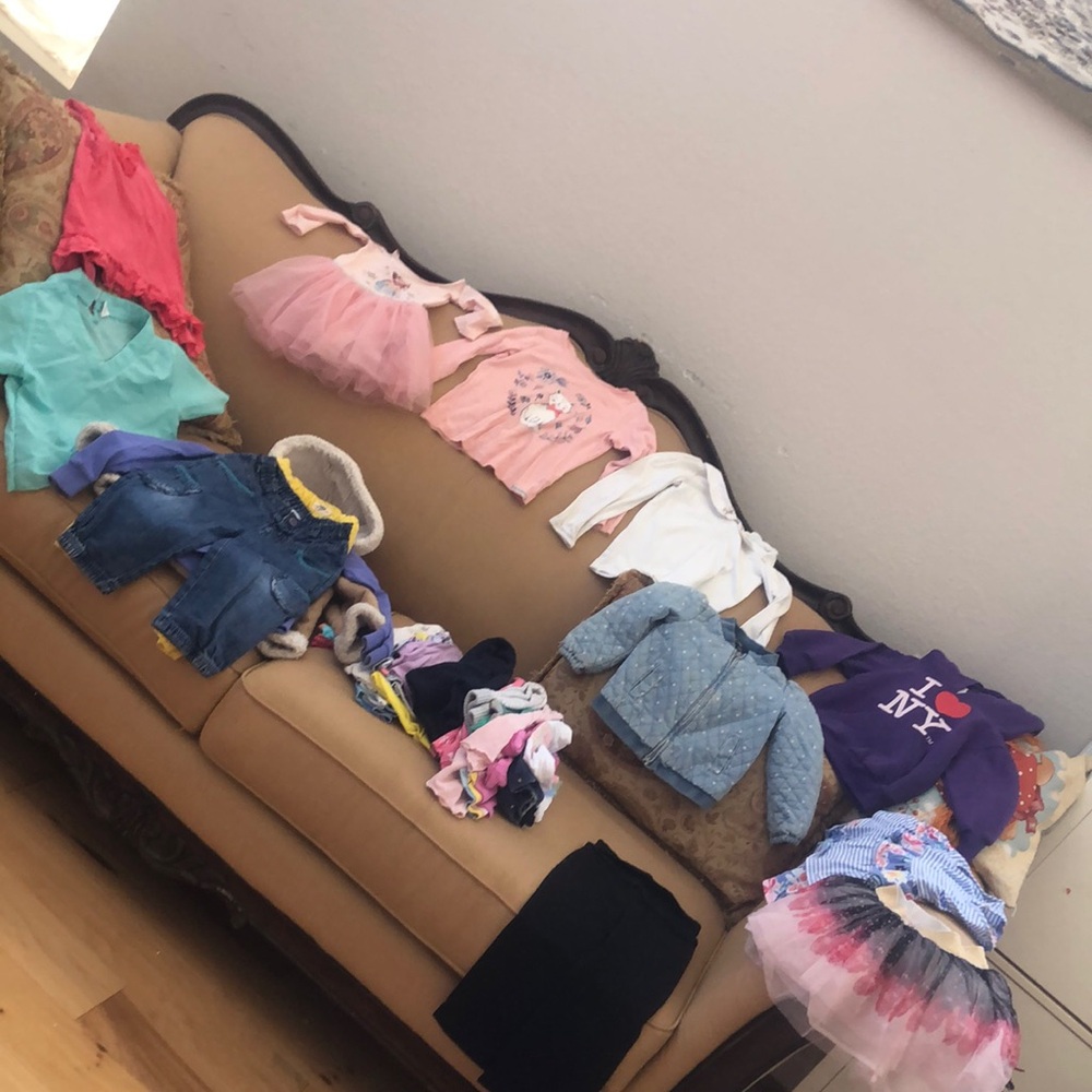 Lot of girls clothes from 3 to 4 years old